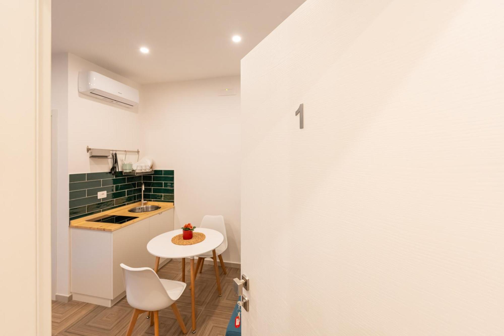R&D Scassacocchi Apartments 15 Napoli Bagian luar foto
