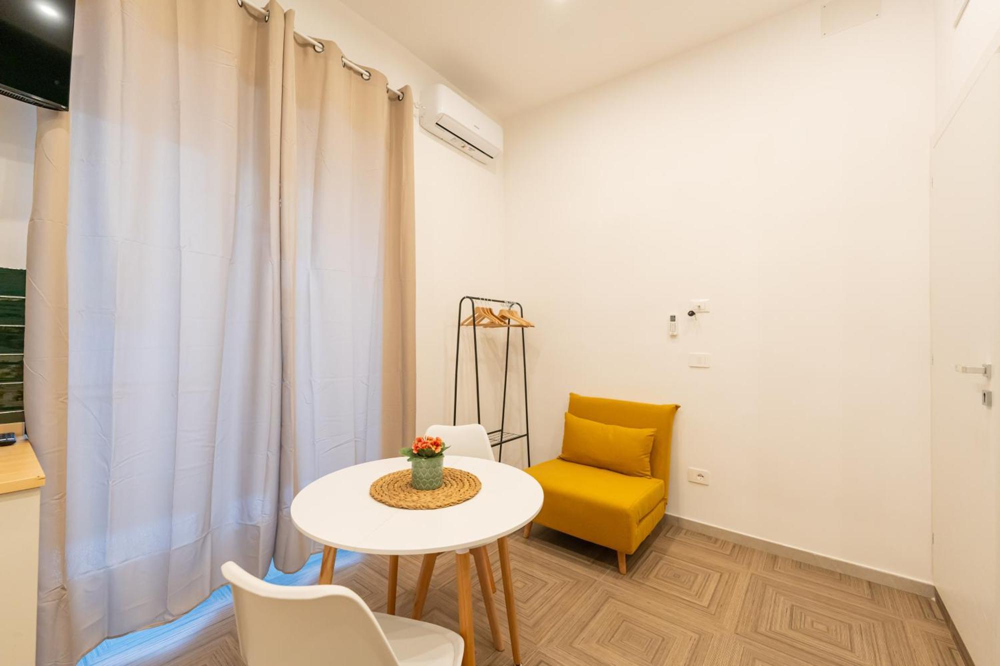 R&D Scassacocchi Apartments 15 Napoli Bagian luar foto